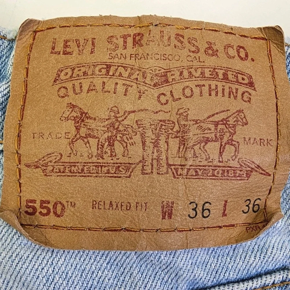 Levi Strauss 550 Relaxed Fit Light Wash Denim Jeans Mens Size 36x36 Made‎ in USA